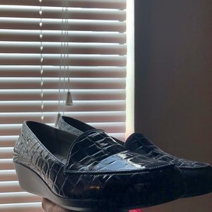 - Slightly worn!!  Aerosoles Navy Blue Shoes